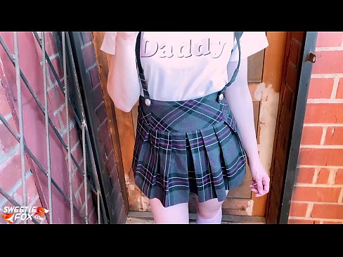 ❤️ Schoolgirl Sikini derinden Sucks ve sınıflar yerine sikikleri. ️ Sert porno bizde ☑