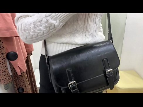❤️ Montaj odasında bir yapay penis ile genç orospu FeralBerry kamu mastürbasyon ️ Sert porno bizde ☑