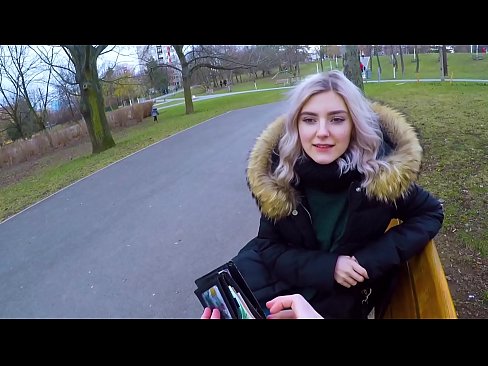 ❤️ Para için bir yabancının sıcak boşalmasını yutar - parkta Eva Elfie tarafından oral seks ️ Sert porno bizde ☑